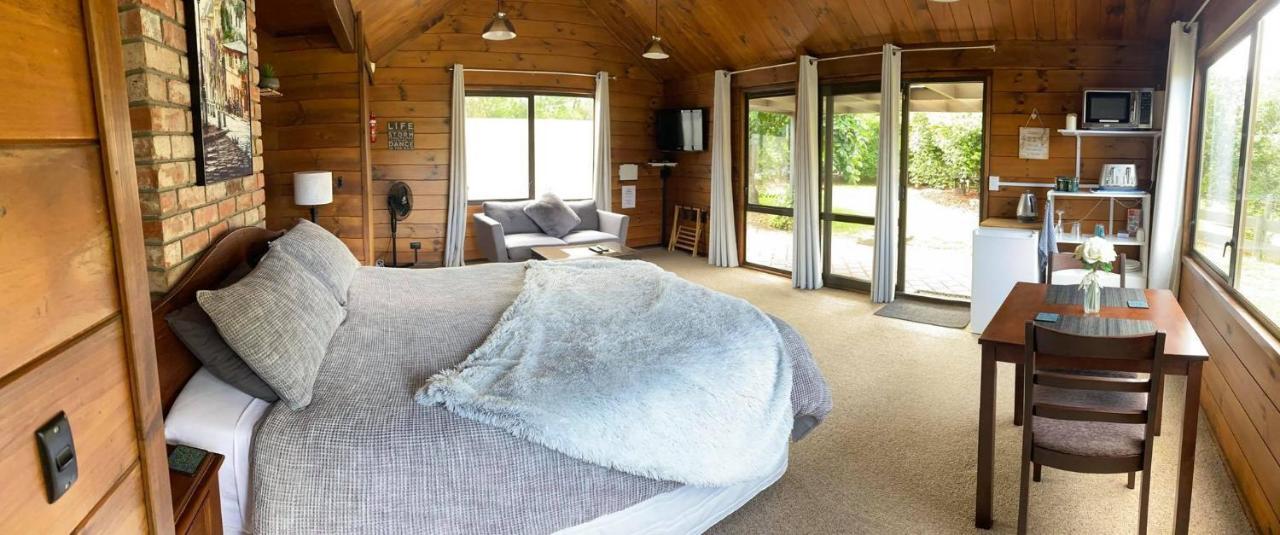 Caldera Country Lodge Hamurana ภายนอก รูปภาพ